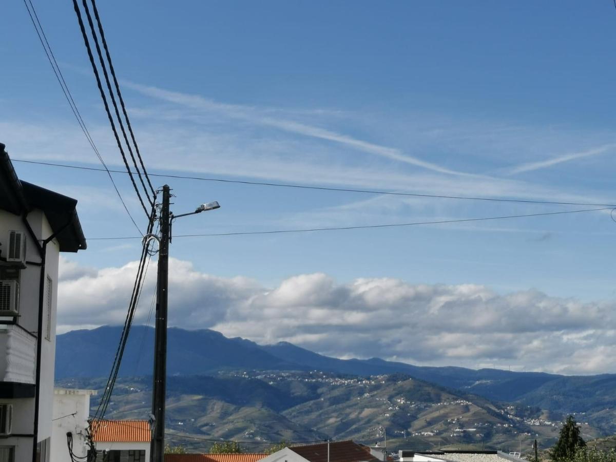 O Mercadinho Poiares Bagian luar foto